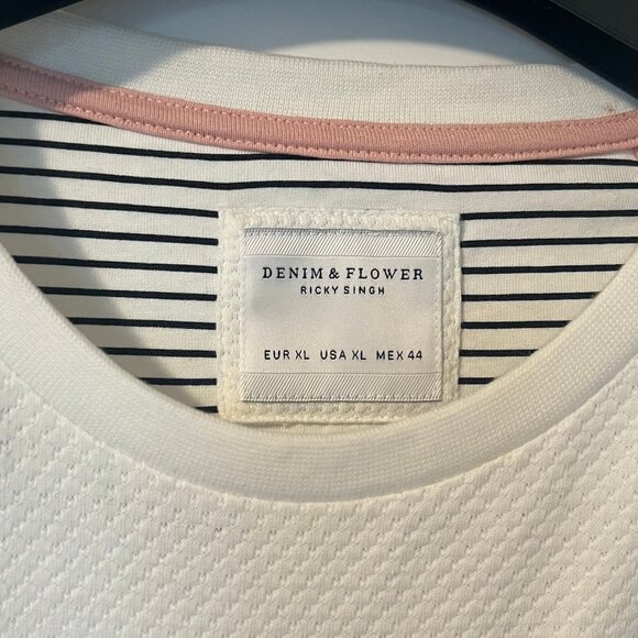 Mens Denim & Flower Knit T-Shirt Size XL NWT - Picture 3 of 5